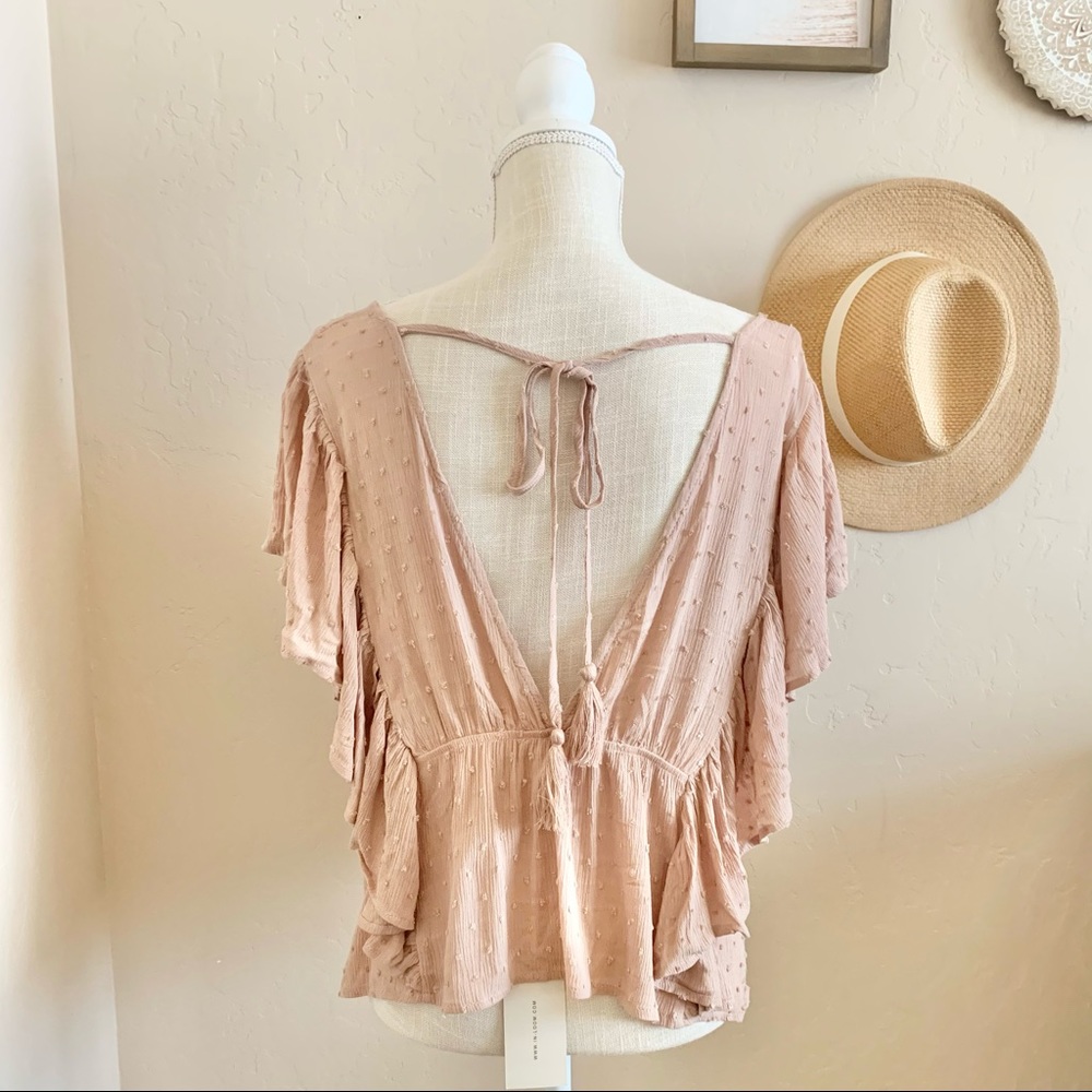 In Loom Textured V-neck & Back Ruffle Sleeved Top - Picture 3 of 12